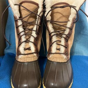 LL Bean iconic BEAN BOOTS Women's Tan and Brown Winter Boots